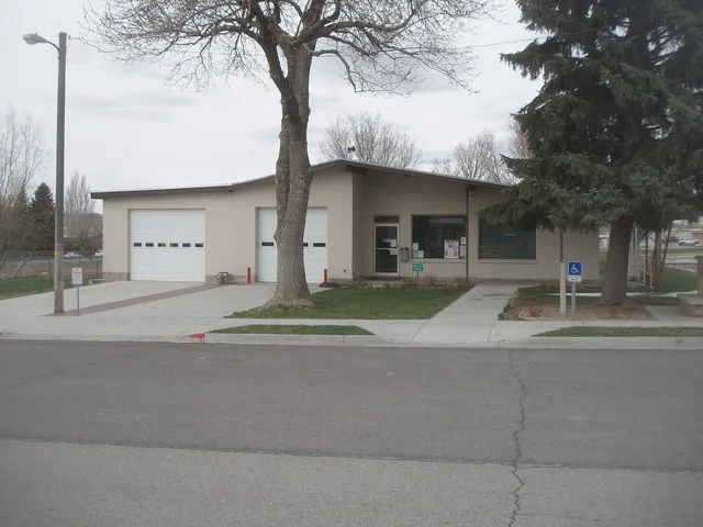 The city office of Mona , Utah , United States .