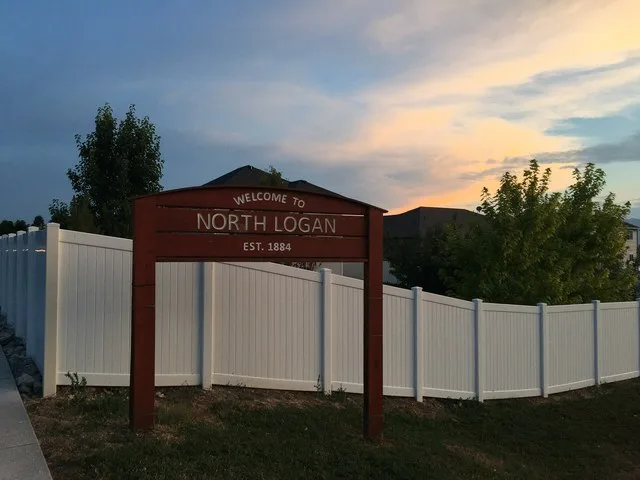 The welcome sign located on the border of North Logan and Hyde Park.