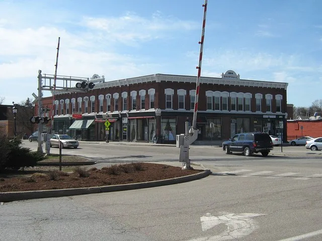 Downtown Essex Junction (Vermont) Commercial Historic District (partial). This is the EVEN (north) side of Main Street; Railroad Avenue is to the right. See also File:DowntownEsse...