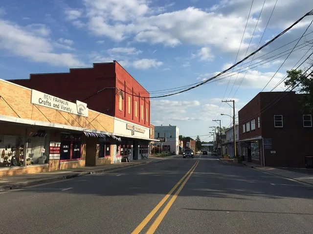 View south along Virginia State Route 42 and east along Virginia State Route 259 Alternate (Main Street) between Mason Street and Miller Street in Broadway, Rockingham County, Vir...
