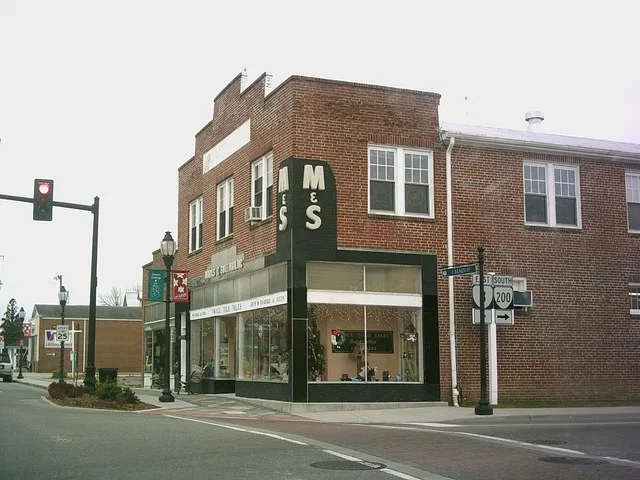 Street corner in Kilmarnock, Virginia