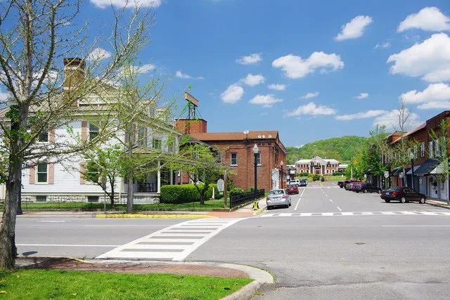 Buildings at the intersection of Front Street and Suffolk Avenue in Richlands, Virginia, United States. The Tazewell County Public Library is in the foreground on the left.