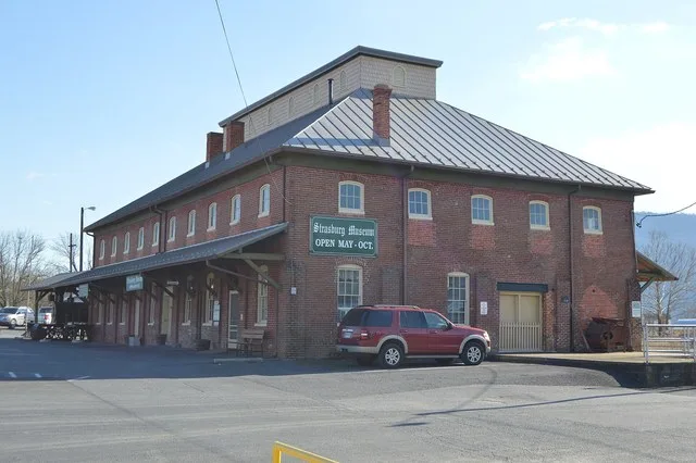 Front and western side of the former Strasburg Stone and Earthenware Manufacturing Company (now a museum), located on the southern side of King Street ( State Route 55 ) west of L...