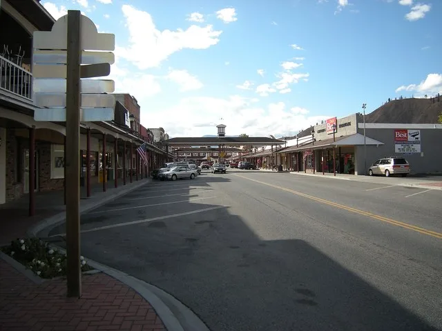 Cottage Street, the main street of downtown Cashmere, Washington.