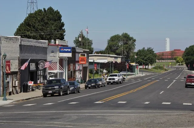 Looking westbound on State Route 172 (Main Street) as it passes through Mansfield , a small town in Douglas County, Washington .