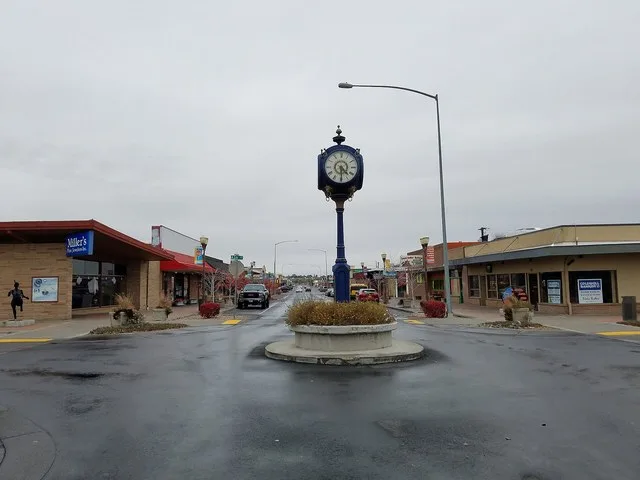 3rd Avenue in downtown Moses Lake, a city in the state of Washington, USA.