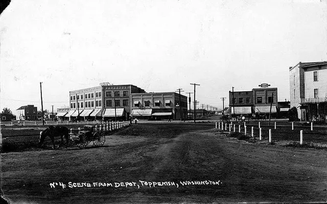 Caption on image: No. 4 Scene from Depot, Toppenish, Washington Subjects (LCSH): Toppenish (Wash.); Cities and towns--Washington (State)--Toppenish; Horse-drawn carriages--Washing...