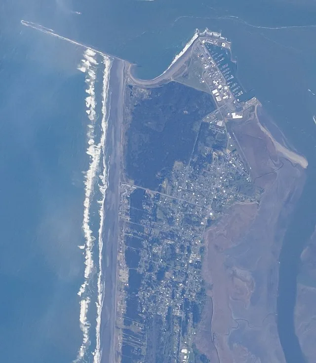 View from ISS Expedition 71 , Westport , Washington , April 13 , 2024 (ISS071-E-7792) (appx. 46.92° N, 124.11° W)