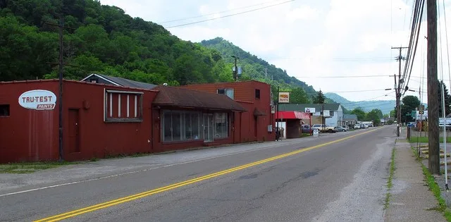 Looking northwest on Maccorkle Avenue in Chesapeake, West Virginia.