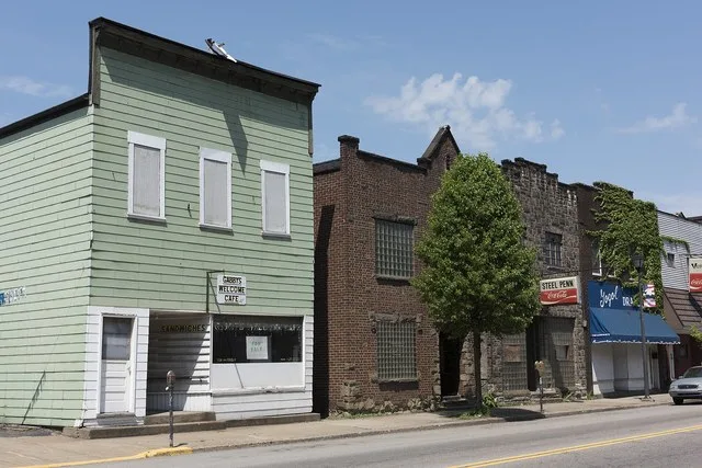 Title: Commercial block in Follansbee, West Virginia Physical description: 1 photograph : digital, tiff file, color. Notes: Purchase; Carol M. Highsmith Photography, Inc.; 2015; (...