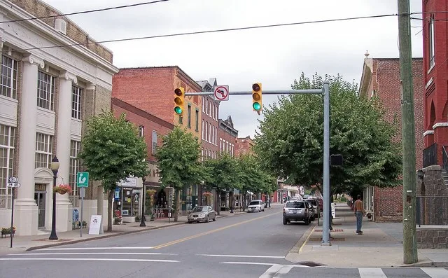 Temple Street (West Virginia Route 20 ) as viewed from 2nd Avenue in w:Hinton, West Virginia
