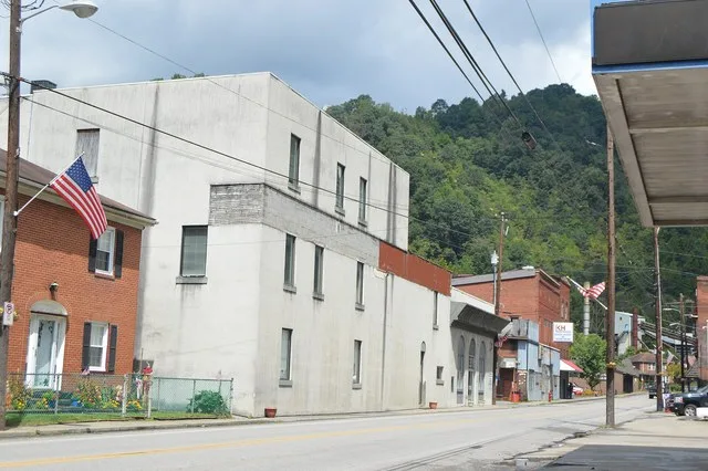 Buildings along U.S. Route 52 in southwestern Keystone , West Virginia , United States .