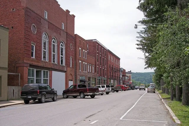 East Avenue in downtown w:Thomas, West Virginia
