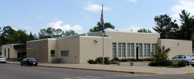Altoona Wisconsin (town hall)