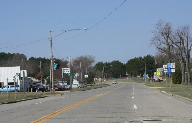 Looking west in downtown w:Coloma, Wisconsin on w:Wisconsin Highway 21 . This file was uploaded with Commonist .