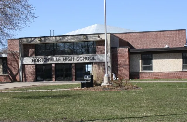 Hortonville High School in w:Hortonville, Wisconsin . See File:HortonvilleHighSchoolWisconsin1.jpg This file was uploaded with Commonist .