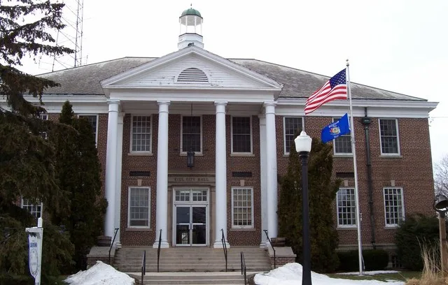 The city hall for en:Kiel, Wisconsin , USA.