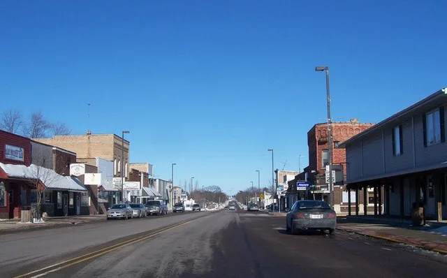 Looking north at the downtown for w:Manawa, Wisconsin on w:Wisconsin Highway 22 and w:Wisconsin Highway 110 .