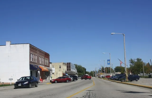 Looking north in downtown w:Milton, Wisconsin . It is listed on the National Register of Historic Places. This file was uploaded with Commonist .