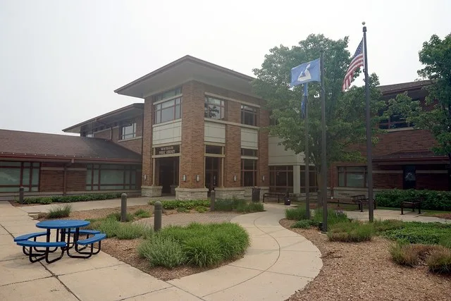 The New Berlin Public Library in New Berlin , Wisconsin ( United States ).