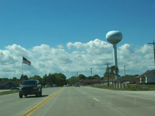 Looking north at en:Peshtigo, Wisconsin , USA on en:U.S. Route 41 .