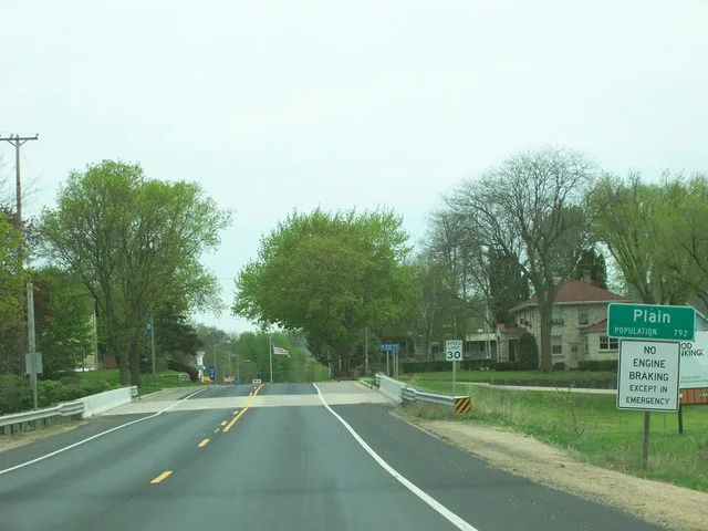 Looking south at en:Plain, Wisconsin , USA on en:Wisconsin Highway 23 .