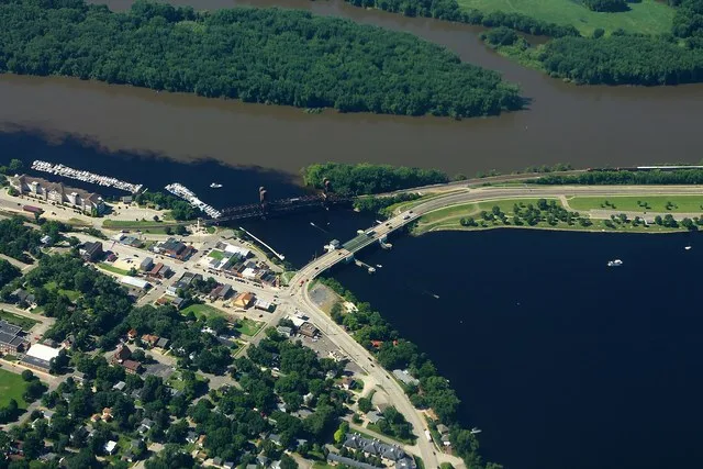 Prescott Wisconsin US10 Aerial (51088771664).jpg