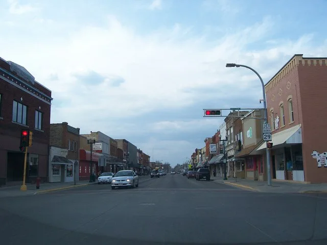 Looking north at the w:Shawano Main Street Historic District in w:Shawano, Wisconsin along w:Wisconsin Highway 22 .