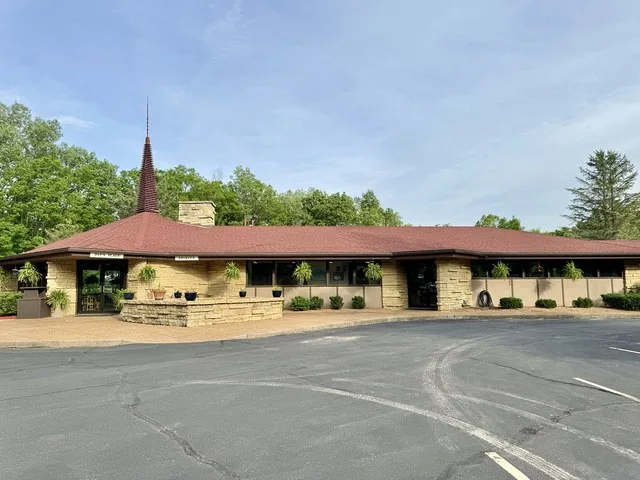 Spring Valley Inn, County Road C and Frank Lloyd Wright Memorial Highway, Spring Green, WI