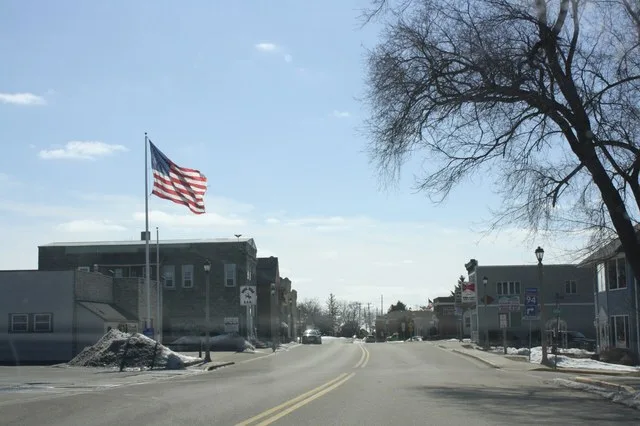 Looking north at downtown w:Sullivan, Wisconsin on w:U.S. Route 18 . This file was uploaded with Commonist .