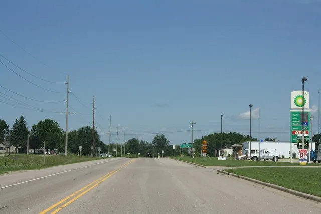 Looking north at w:Tigerton, Wisconsin on w:U.S. Route 45 . This file was uploaded with Commonist .