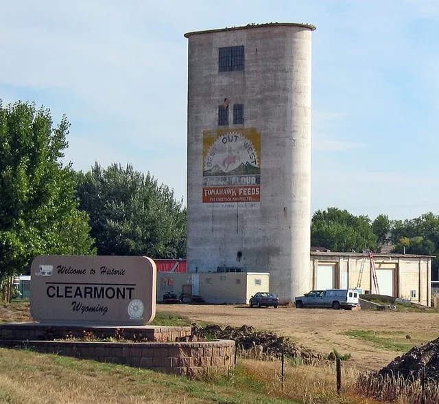 Clearmont, Wyoming grain elevator in 2007